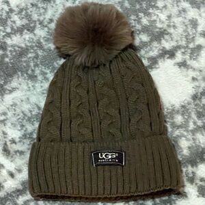 UGG POMPOM BEANIE